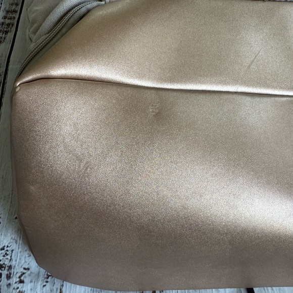 (+free gift)Latched Mama Travel & Diaper Bag tan and rose gold - Picture 6 of 8